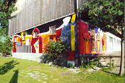 Moderne Kunst am Stall